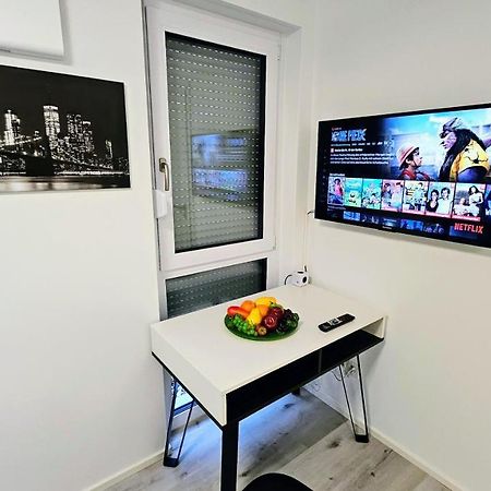 Apartment Kueche Arbeitsplatz Netflix Wlan Barrierefrei Augsburg Exterior foto